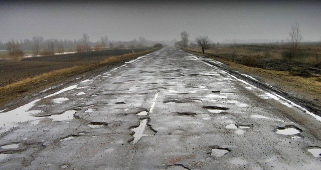Від звинувачень дороги не покращають